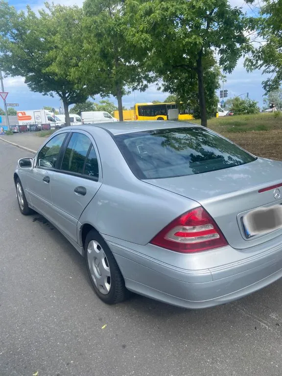 Mercedes-Benz C 180