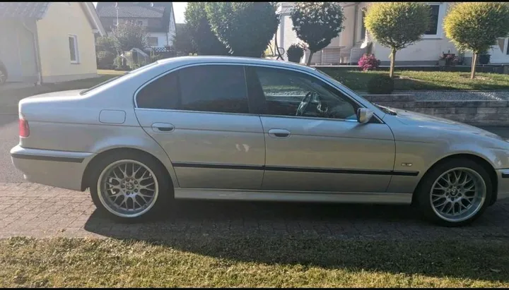 BMW 520