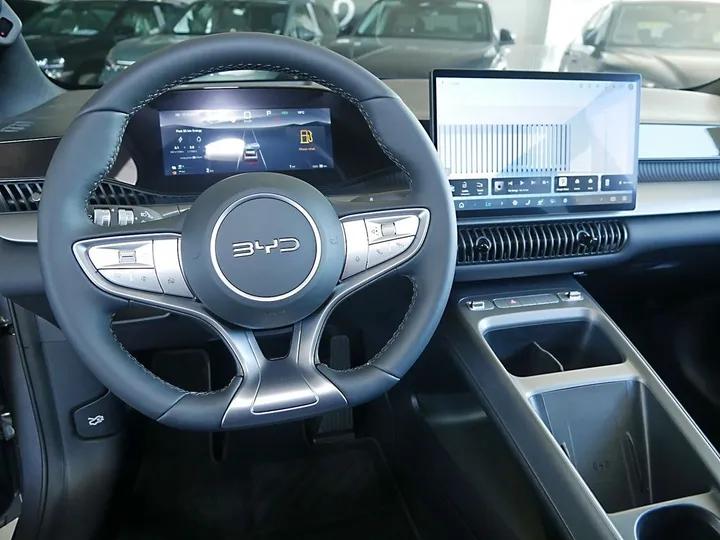 BYD DOLPHIN