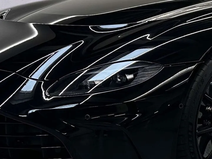 Aston Martin V12 Vantage