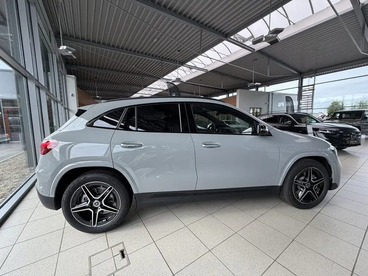 Mercedes-Benz GLA 250