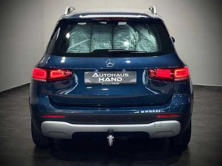 Mercedes-Benz GLB 220
