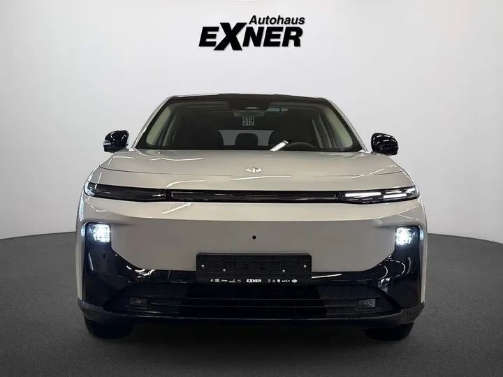 Leapmotor B10