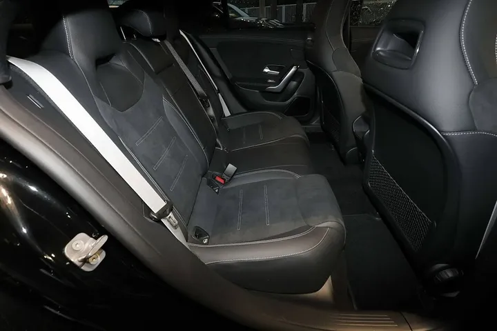 Mercedes-Benz CLA 220