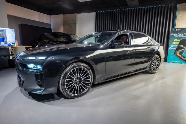 BMW 740