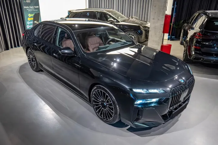 BMW 740