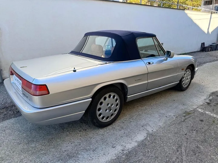 Alfa Romeo Spider