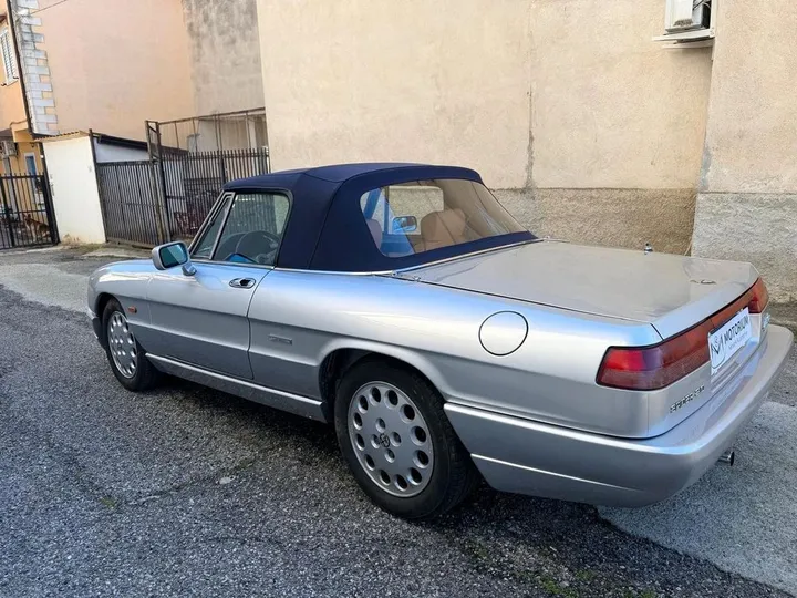 Alfa Romeo Spider