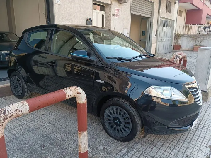 Lancia Ypsilon
