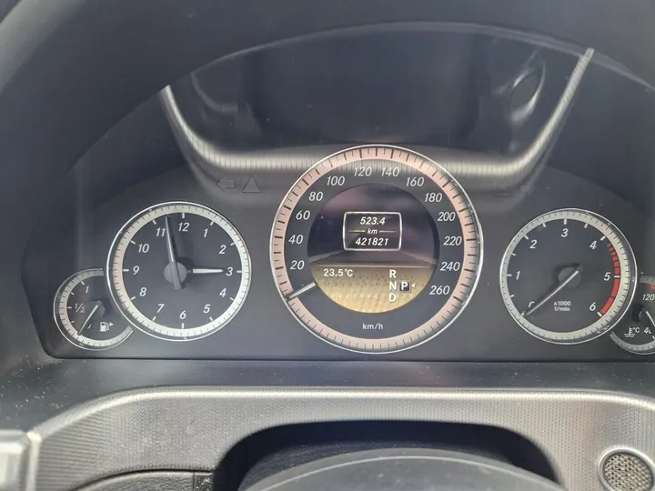 Mercedes-Benz E 200