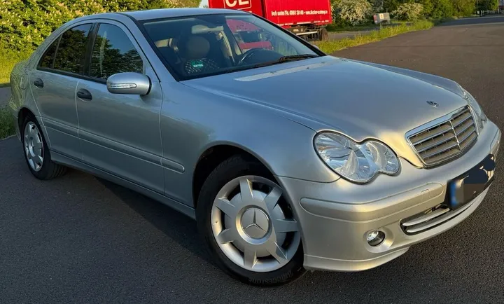 Mercedes-Benz C 180