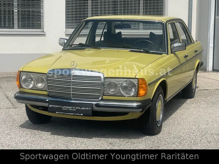 Mercedes-Benz 230