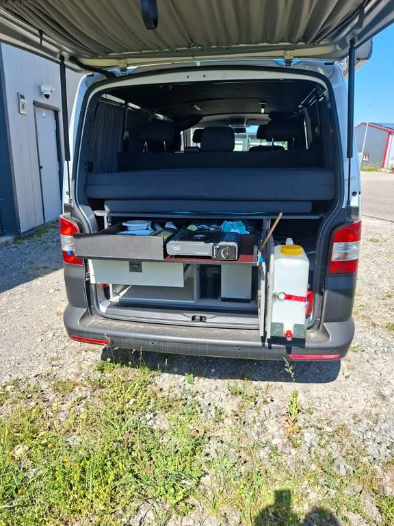 Volkswagen T5 Kombi