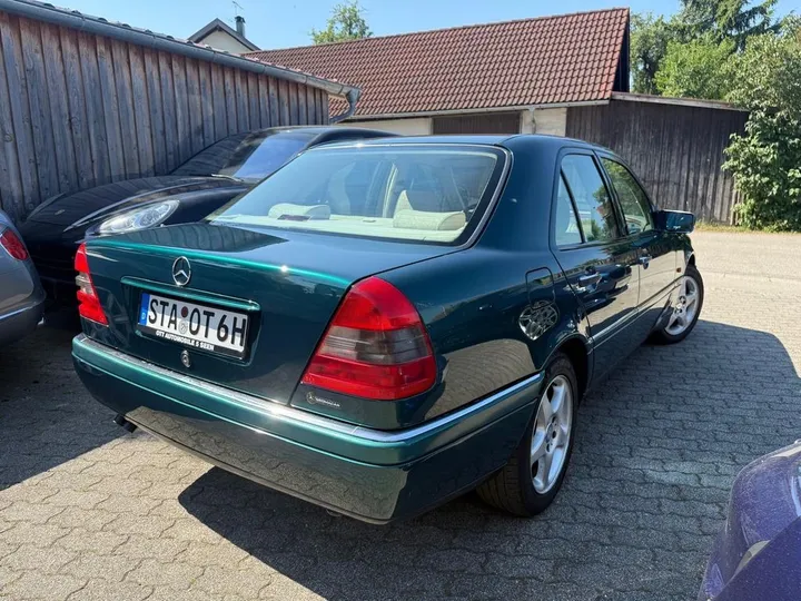 Mercedes-Benz C 200