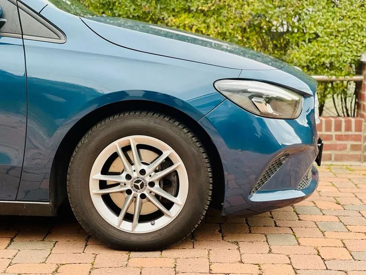 Mercedes-Benz B 200