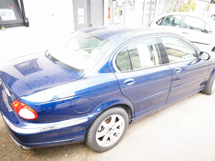 Jaguar X-Type
