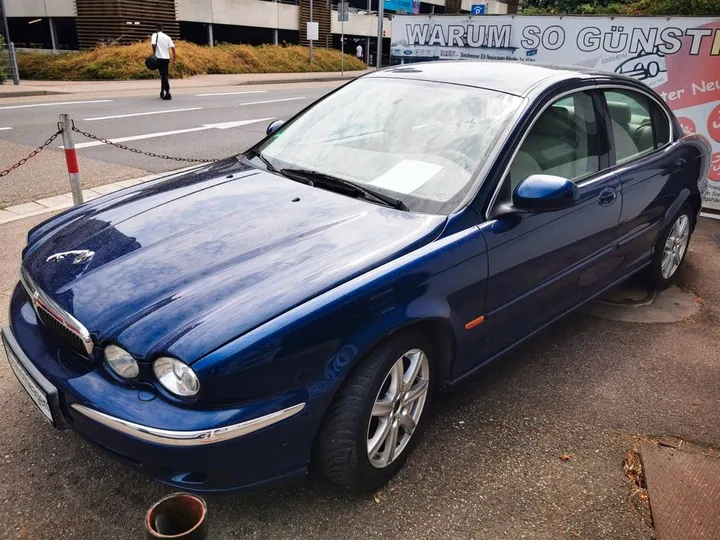 Jaguar X-Type