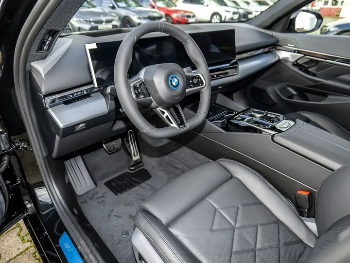BMW i5