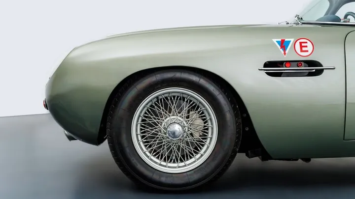 Aston Martin DB