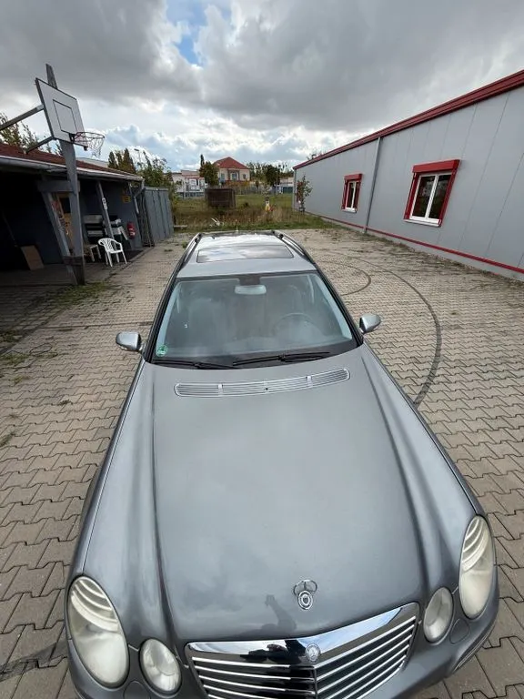 Mercedes-Benz E 220