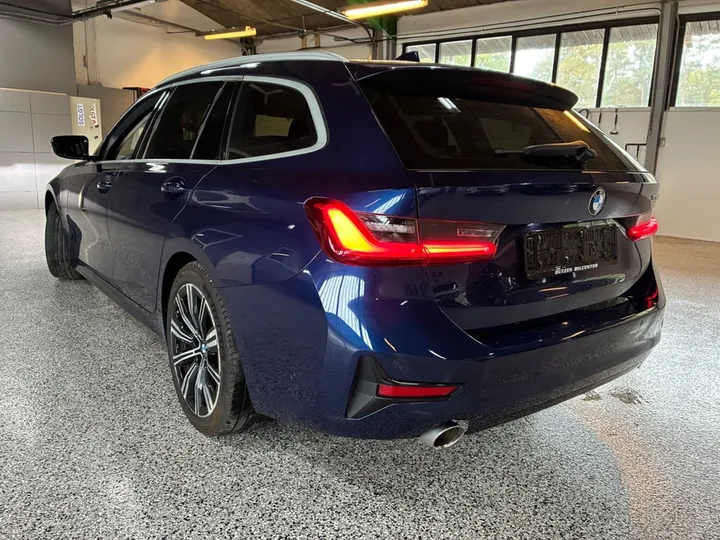 BMW 330