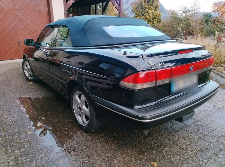 Saab 900