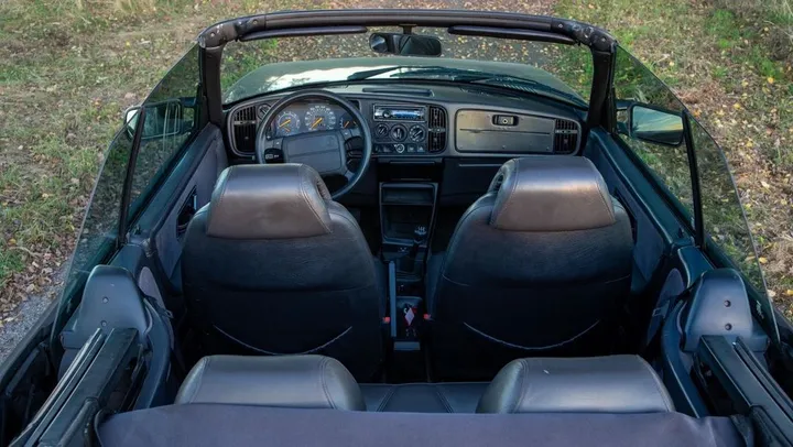 Saab 900
