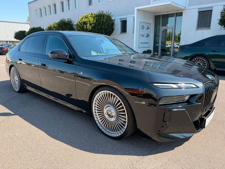 BMW 740