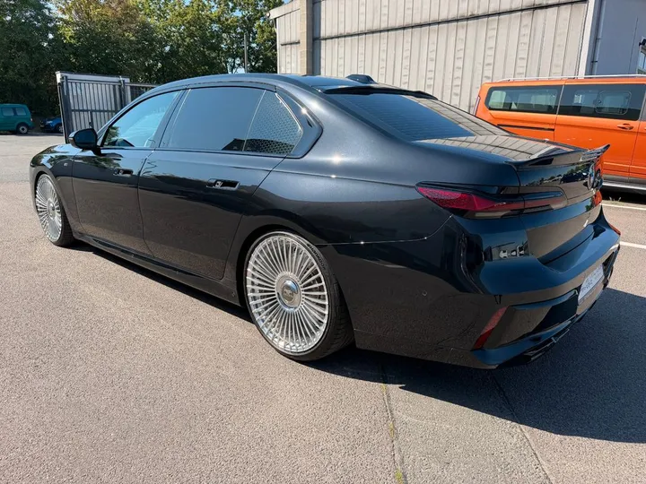BMW 740