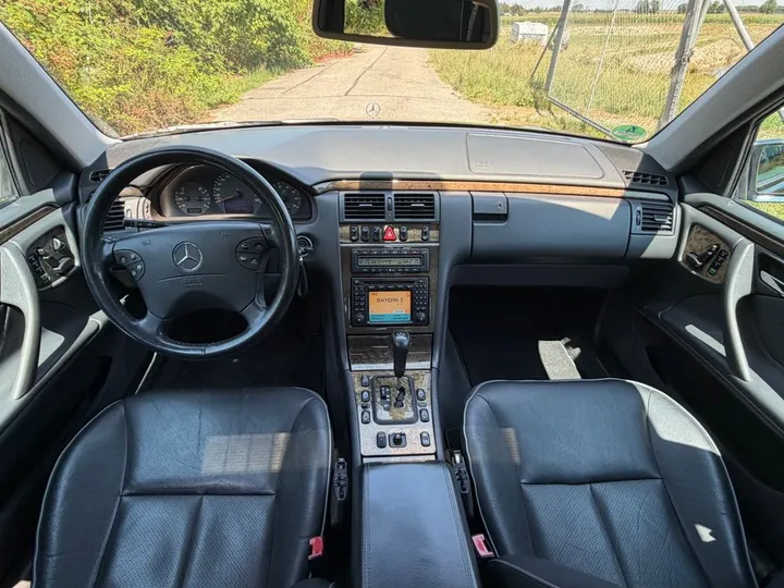 Mercedes-Benz E 430