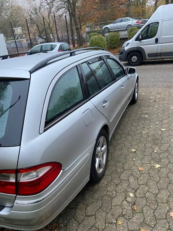 Mercedes-Benz E 200