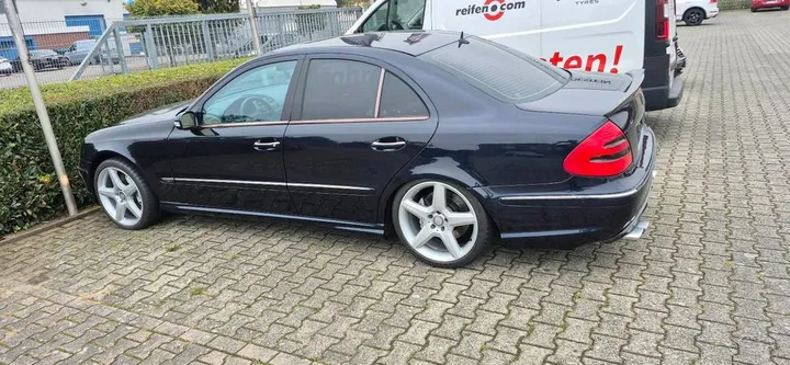 Mercedes-Benz E 55 AMG