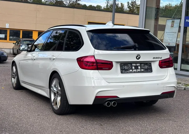 BMW 330