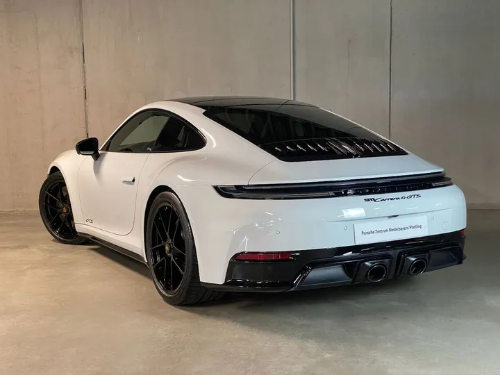 Porsche 992