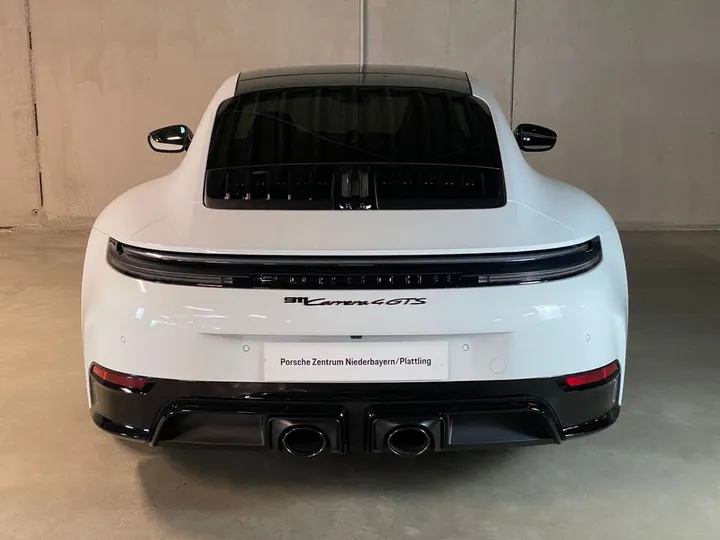 Porsche 992