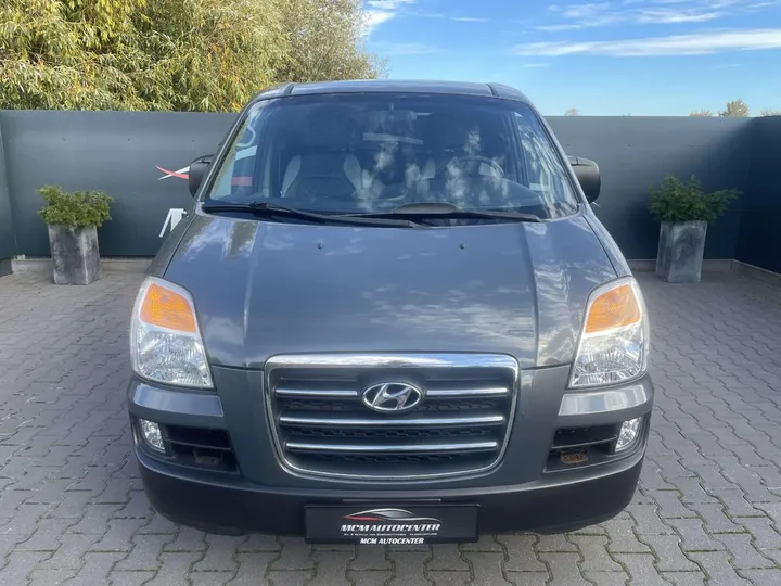 Hyundai H-1