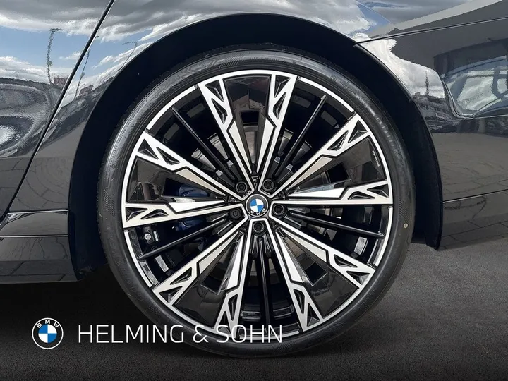 BMW 740