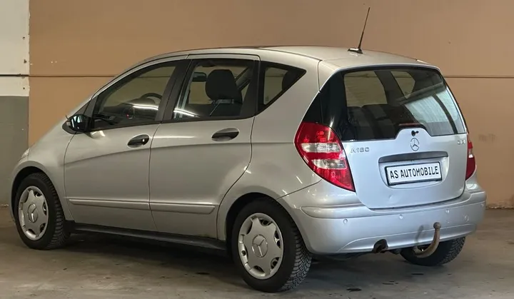 Mercedes-Benz A 180