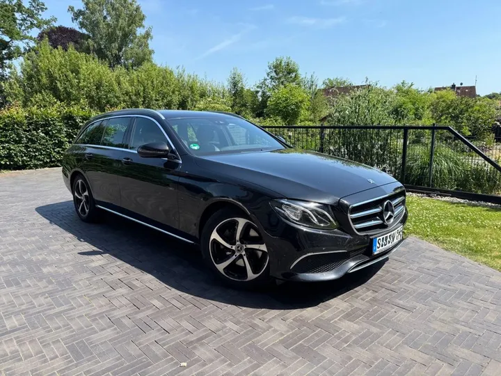 Mercedes-Benz E 220