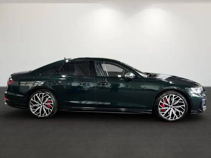 Audi S8