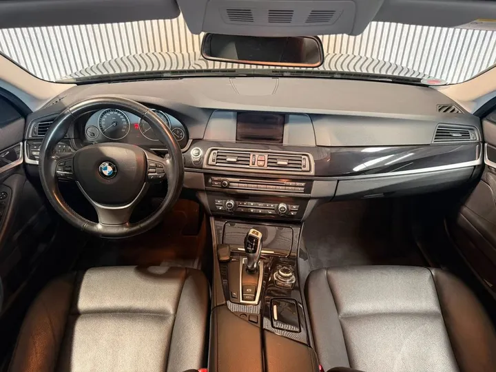 BMW 523