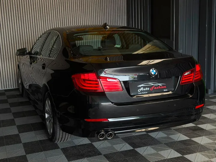 BMW 523