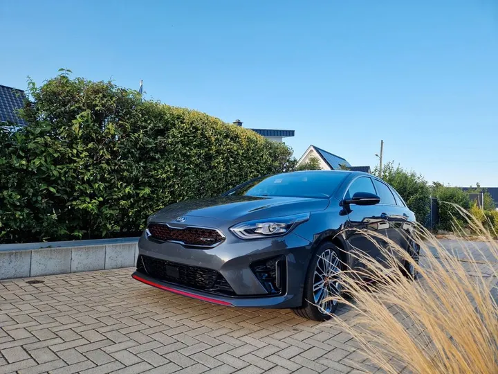Kia pro cee'd / ProCeed