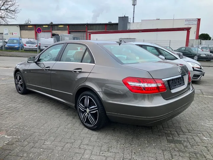 Mercedes-Benz E 250