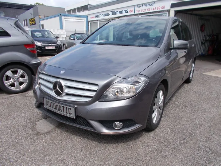 Mercedes-Benz B 200