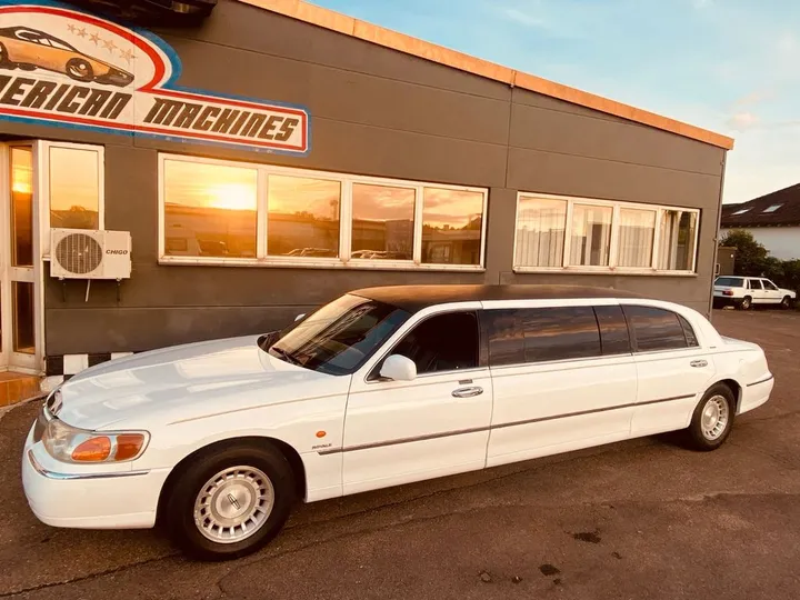 Lincoln Town Car
