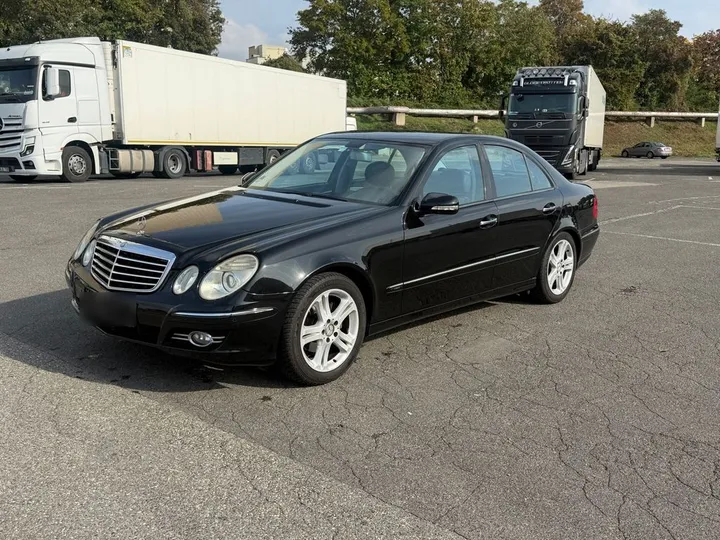 Mercedes-Benz E 200