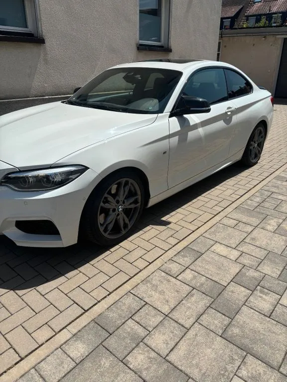 BMW M240i