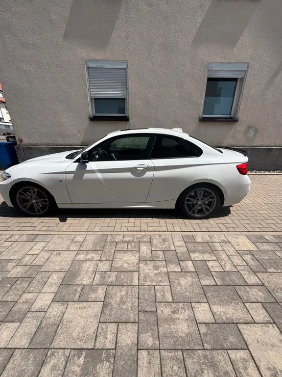 BMW M240i