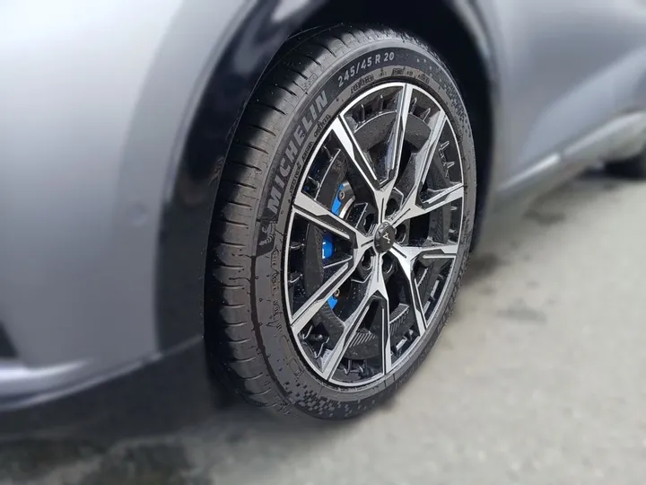 Alpine A390